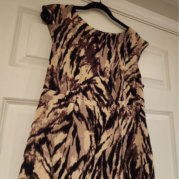 Connected Apparel Brown Patterned Knee Length Dress Size 14 - Picture 2 of 4